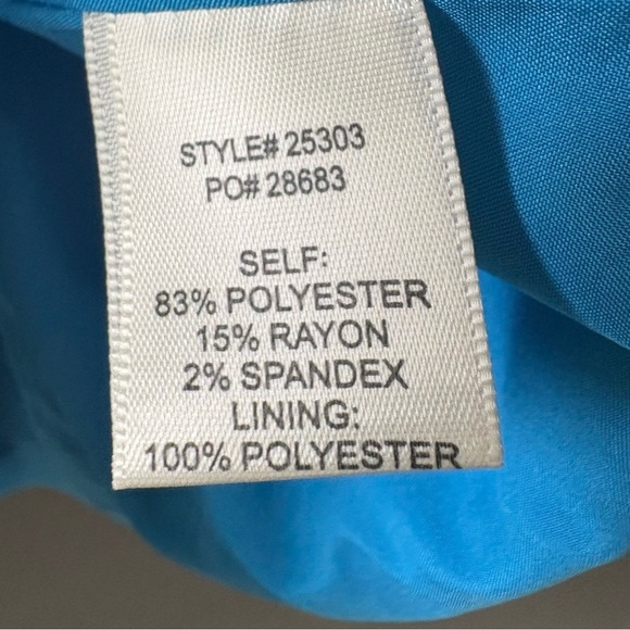 NWT Skies are blue curvy, size 2X, bright blue vest, thick strap, waist coat - Picture 6 of 6